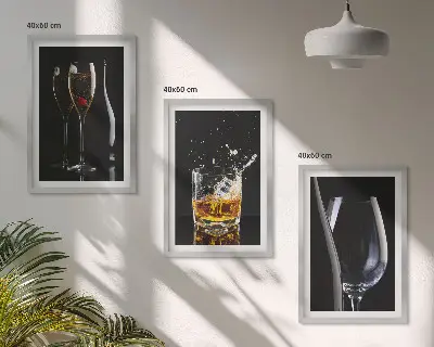 Set 3 slike Čaše vina i viskija u okviru na crnoj pozadini