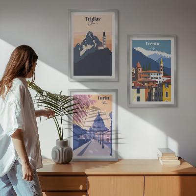 Triptih u okviru Retro ilustracije planinske arhitekture