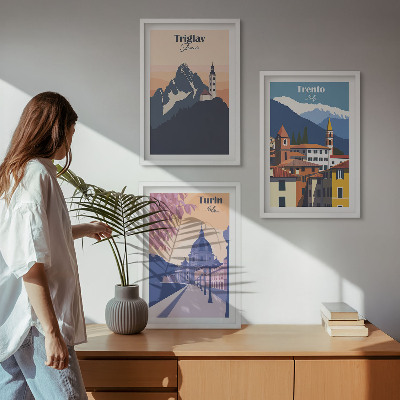 Triptih u okviru Retro ilustracije planinske arhitekture