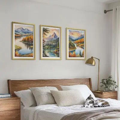 Planinski krajolici s rijekom triptih u okviru