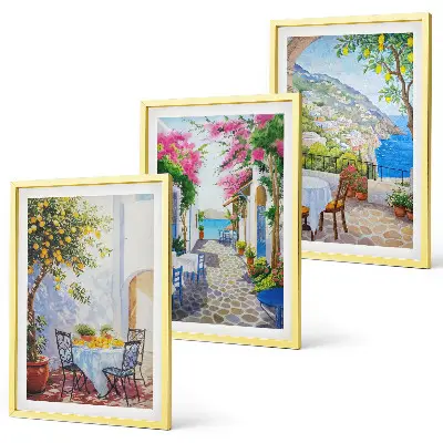 Zidna galerija šarmantne ulice, biljke i more