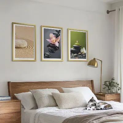 Zidna galerija s motivom opuštajućeg zen kamenja