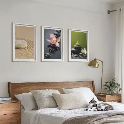 Zidna galerija s motivom opuštajućeg zen kamenja