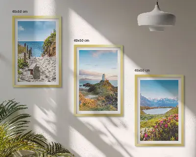 Triptih u okviru motivi plaže, svjetionika, planina i cvijeća
