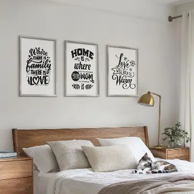 Zidna galerija s motivima obitelji, ljubavi, doma i topline