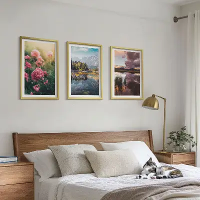Cvijeće vrt planine voda triptih u okviru