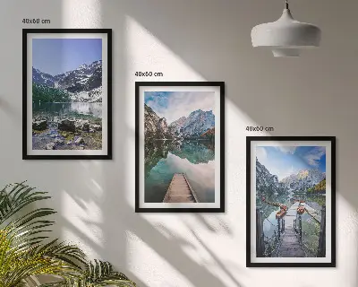 Zidna galerija planine, jezera i drveni molovi