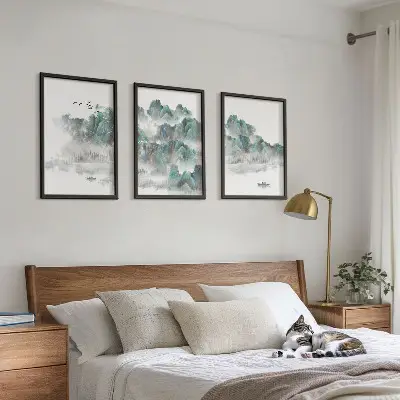 Zidna galerija planine, oblaci, ptice i brod u japandi stilu