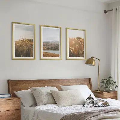 Zidna galerija krajolici s motivima livade, planina i jezera