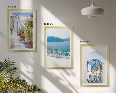 Zidna galerija bijele stepenice s biljkama i morskim vratima