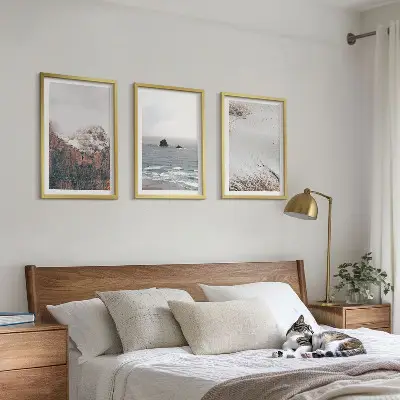 Zidna galerija planine, oblaci, more i pijesak
