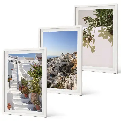 Triptih u okviru bijele stepenice s pogledom na Santorini