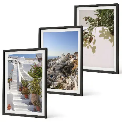 Triptih u okviru bijele stepenice s pogledom na Santorini