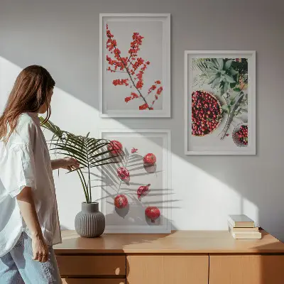 Zidna galerija minimalizam s motivom crvenih plodova biljaka
