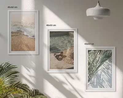 Triptih u okviru sunčane naočale s kapom za plažu
