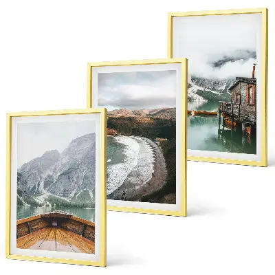 Zidna galerija planine, jezero, brod i plaža s krajolikom