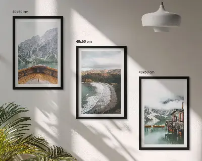 Zidna galerija planine, jezero, brod i plaža s krajolikom