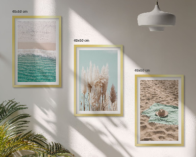 Set 3 slike u okviru Šešir od trave s valovima na plaži