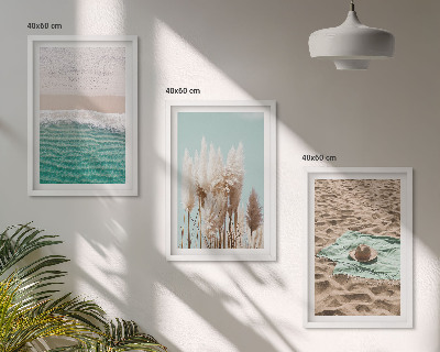 Set 3 slike u okviru Šešir od trave s valovima na plaži
