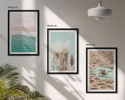 Set od 3 slike u okviru motiv šešira od trave na plaži s valovima
