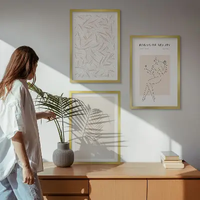 Zidna galerija minimalistički botanički motivi