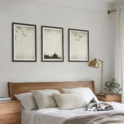 Minimalizam letećih ptica triptih u okviru