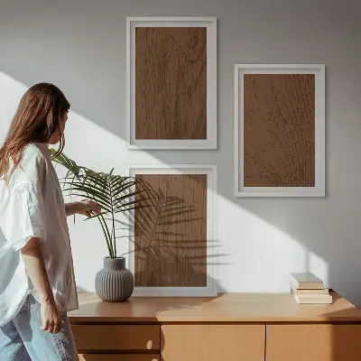 Zidna galerija minimalistički dizajn s teksturom kore drveta