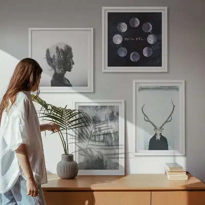Set od 4 slike u okviru motivi šume, magle, mjeseca, lubanje i žene