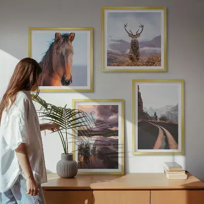 Set od 4 slike u okviru planinski krajolici s motivima sobova i konja