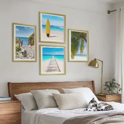 Set od 4 slike u okviru pogled na odmor na plaži s palmama