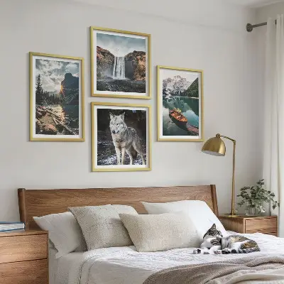 Set od 4 slike u okviru planinska jezera, vodopad i vuk