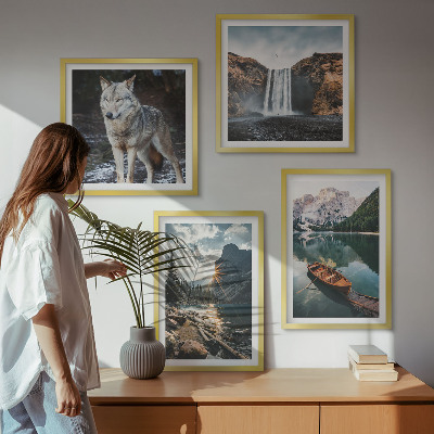 Set 4 slike u okviru Planinska jezera, vodopad, vuk