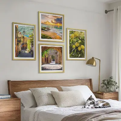 Komplet slika za spavaću sobu slikovite ulice uz more i plaža