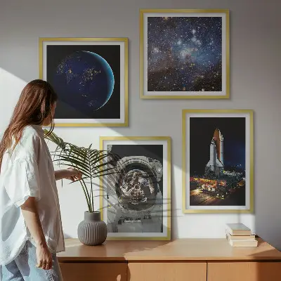 Set od 4 slike u okviru motiv rakete, astronauta, svemira i Zemlje