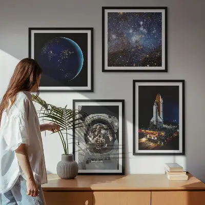 Set od 4 slike u okviru motiv rakete, astronauta, svemira i Zemlje