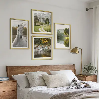 Set od 4 slike s motivom prirode i bijelih konja na rijeci u okviru