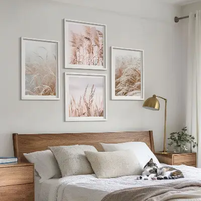 Set od 4 slike u okviru polja trave u nijansama smeđe i bež boje