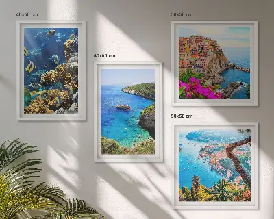 Set od 4 slike u okviru pogled na more sa šarenim kućama