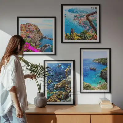 Set od 4 slike u okviru pogled na more sa šarenim kućama