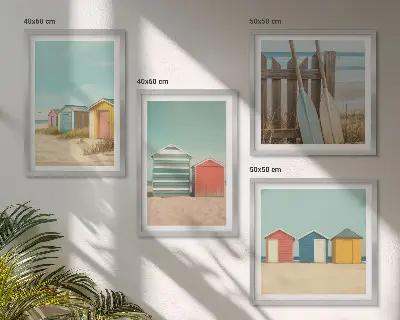 Komplet slika za spavaću sobu motiva šarenih kućica na plaži