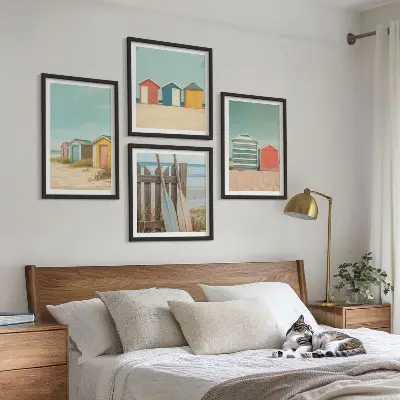 Komplet slika za spavaću sobu motiva šarenih kućica na plaži