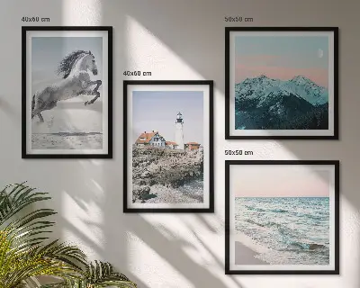 Set od 4 slike u okviru s motivima konja, kretanja, plaže, svjetionika i planina