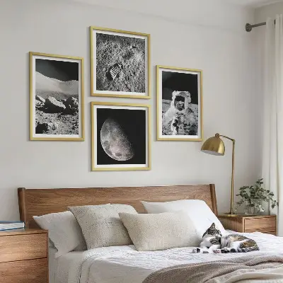 Otisak stopala astronauta na Mjesecu set od 4 slike u okviru