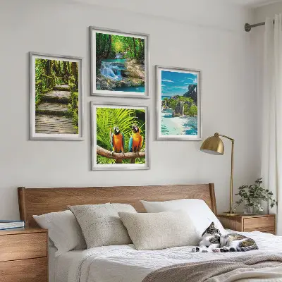 Set 4 slike u okviru vodopad s papigama u tropskoj šumi
