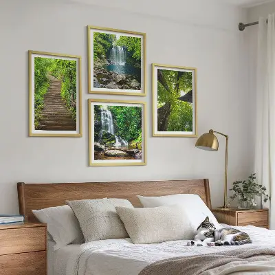 Komplet slika za spavaću sobu motiv šume s vodopadom i vegetacijom