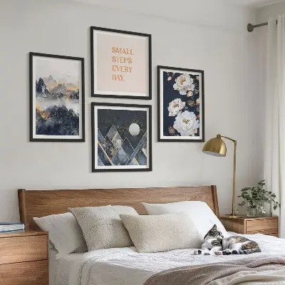 Set od 4 slike u okviru apstraktne planine s motivom cvijeća