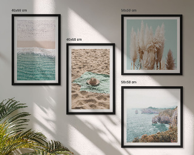 Dekorativni komplet slika za zid Šešir od trave s valovima na plaži
