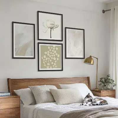 Komplet slika za spavaću sobu s motivom cvijeća i modernim boho teksturama