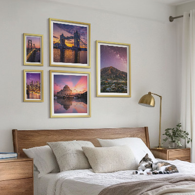 Set 5 slika u okviru Krajolici planinskih gradova noću