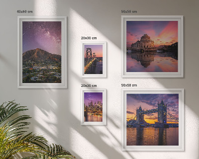 Set 5 slika u okviru Krajolici planinskih gradova noću